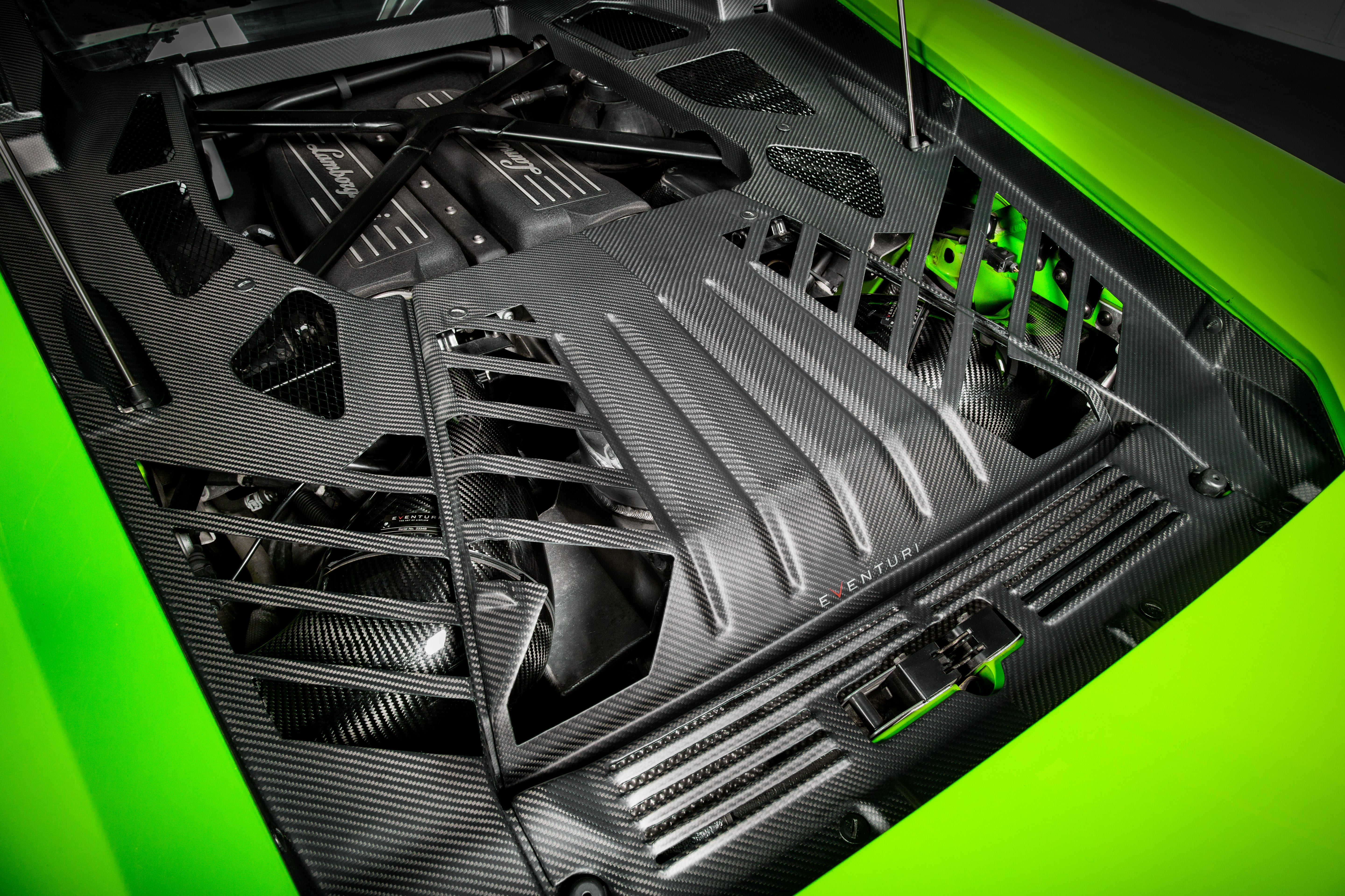 Eventuri Carbon Engine Cover for Lamborghini Huracan