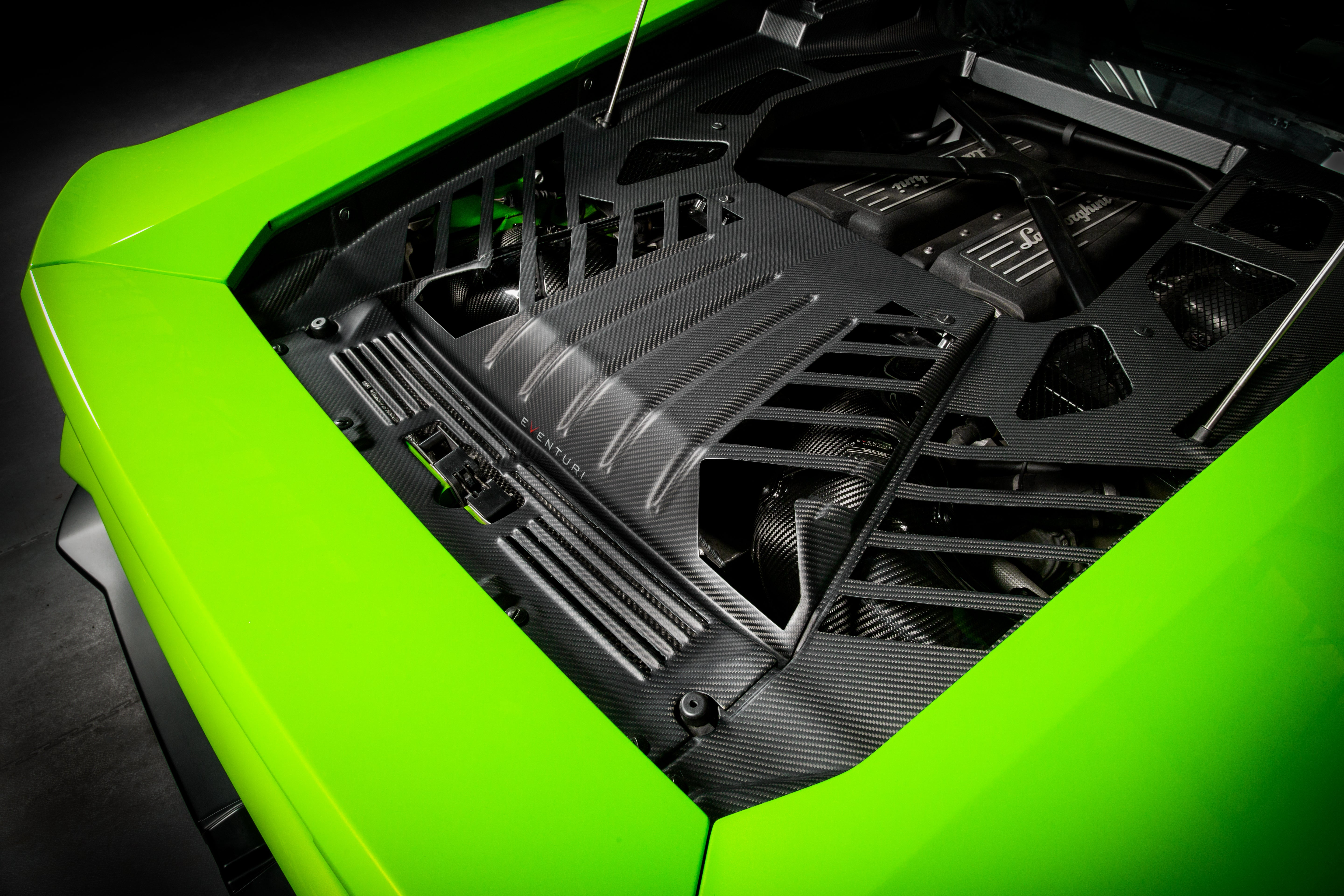 Eventuri Carbon Engine Cover for Lamborghini Huracan